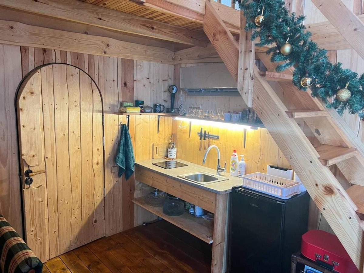 Dragon House In The Tree! Jacuzzi, Sauna ,Cinema,Heated Lici  Esterno foto